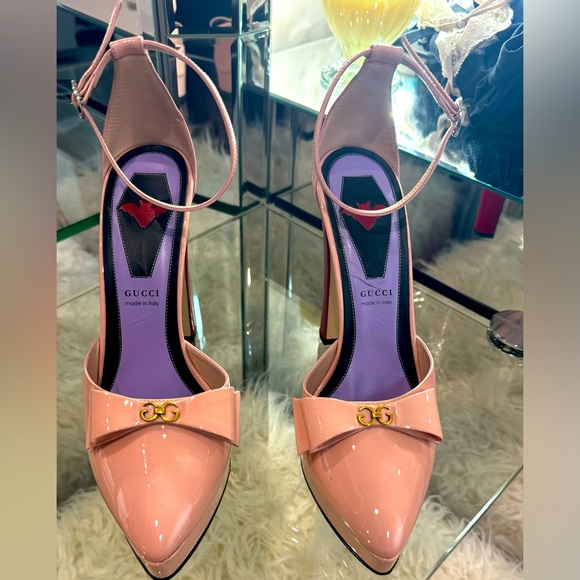 Beautiful Gucci heels  size 40.5 - Picture 2 of 4